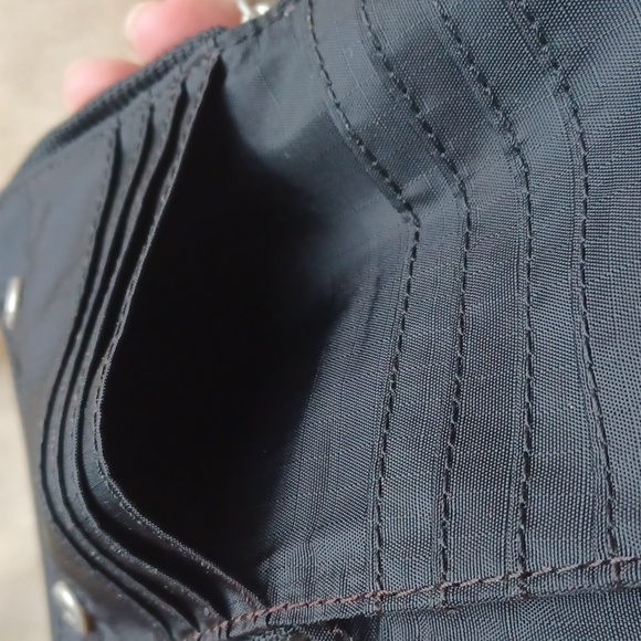 Le Sportsak Wallet - Picture 9 of 15